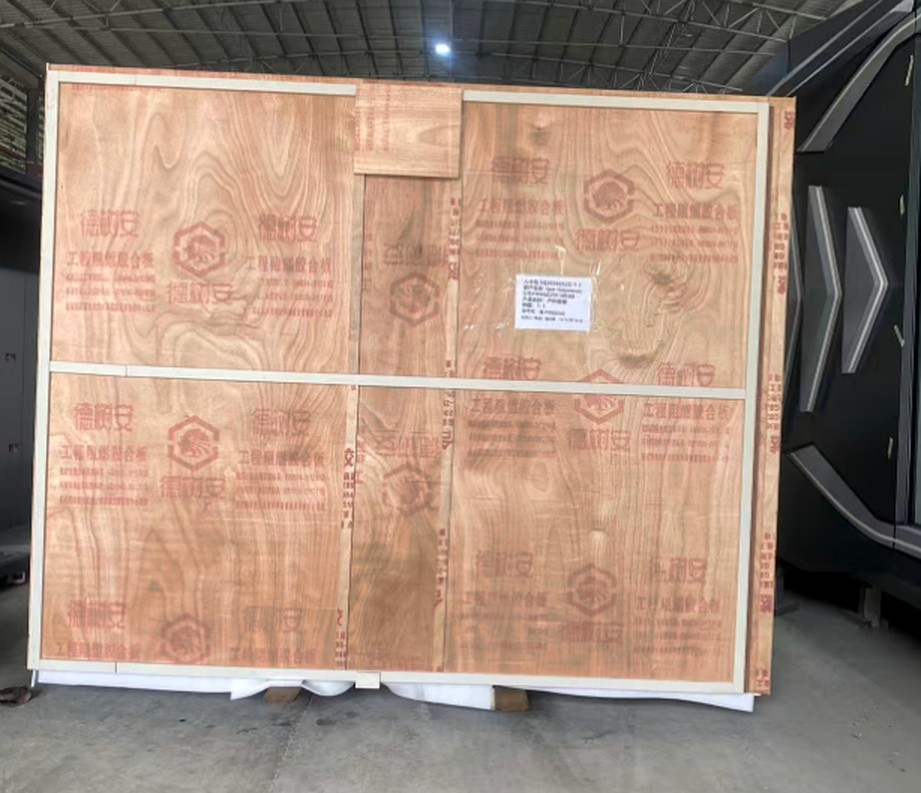 Outdoor kitchen module protected with wooden case export packing